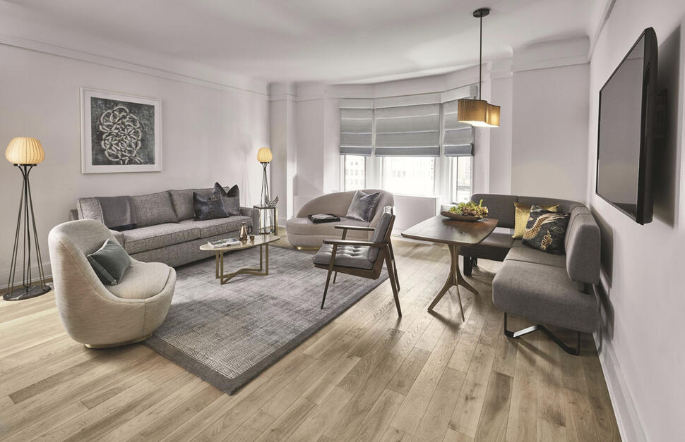 James Suite King Living Room