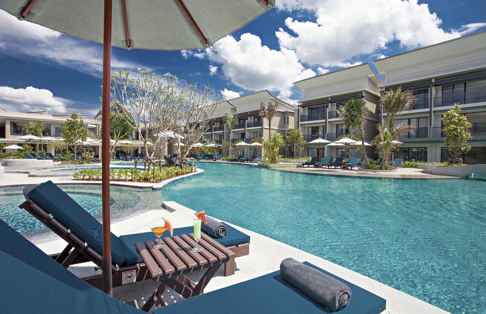 Main Deluxe Pool