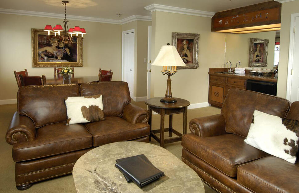 Silver Dollar Suite