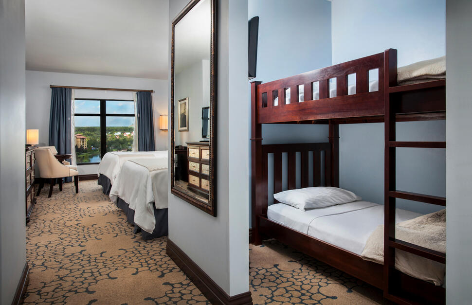 Family Queen Queen Bunk Room,