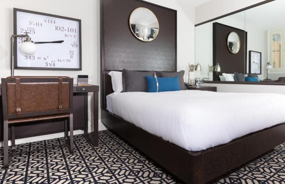 Urban Cityscape Retreat