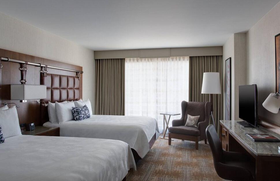 Queen Queen Guest Room