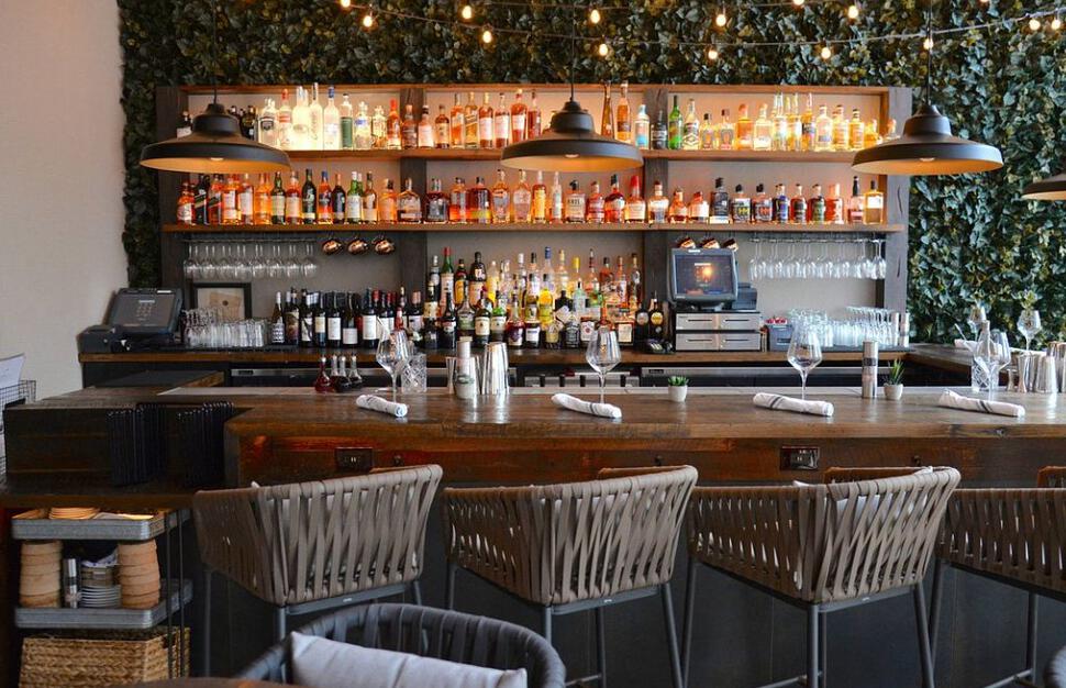 OP Italian Veranda Bar