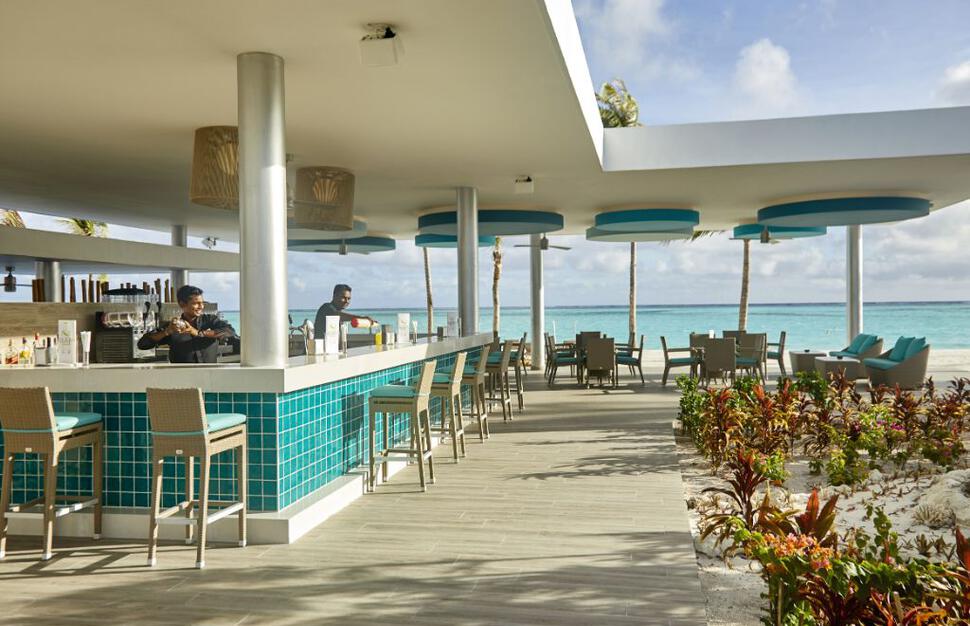 Poolside bar