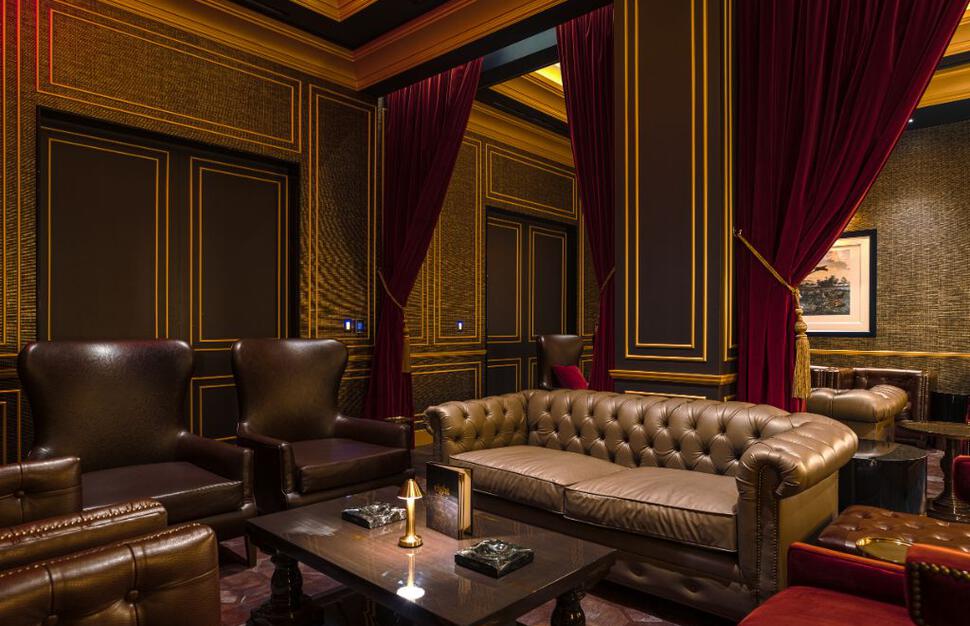 Eight Lounge