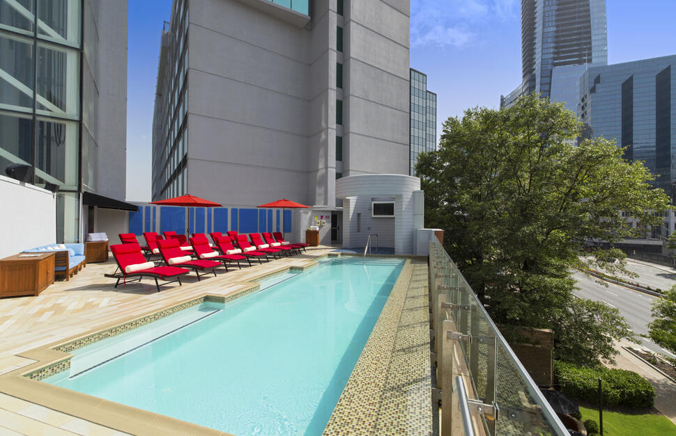 WET® outdoor infinity pool