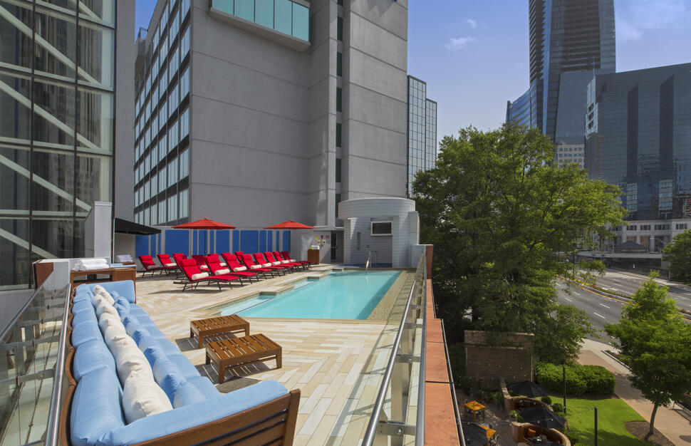 WET® outdoor infinity pool