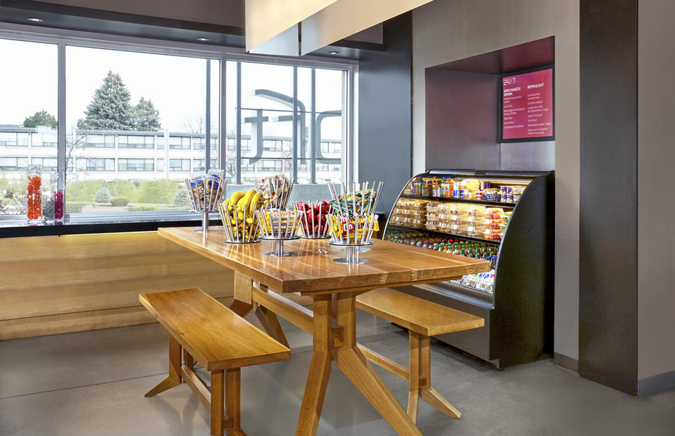 Re:fuel Snack Bar