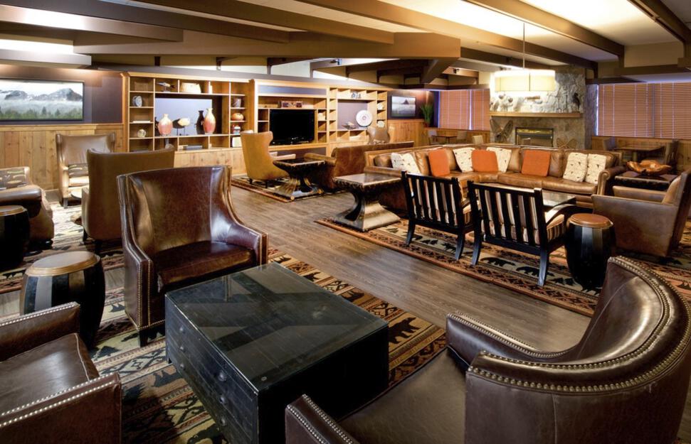 Ptarmigan Lounge