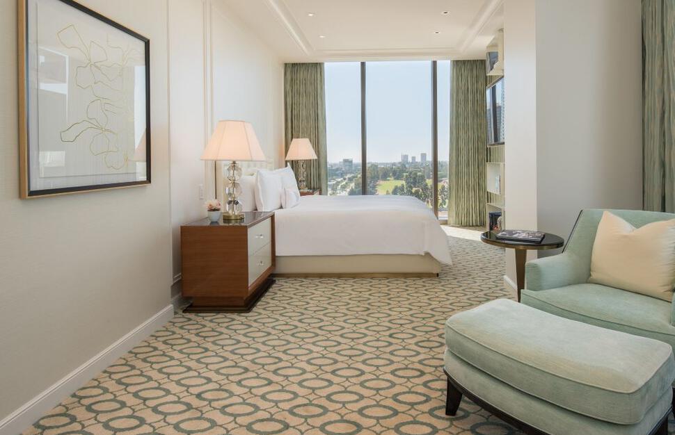 Waldorf Penthouse Suite