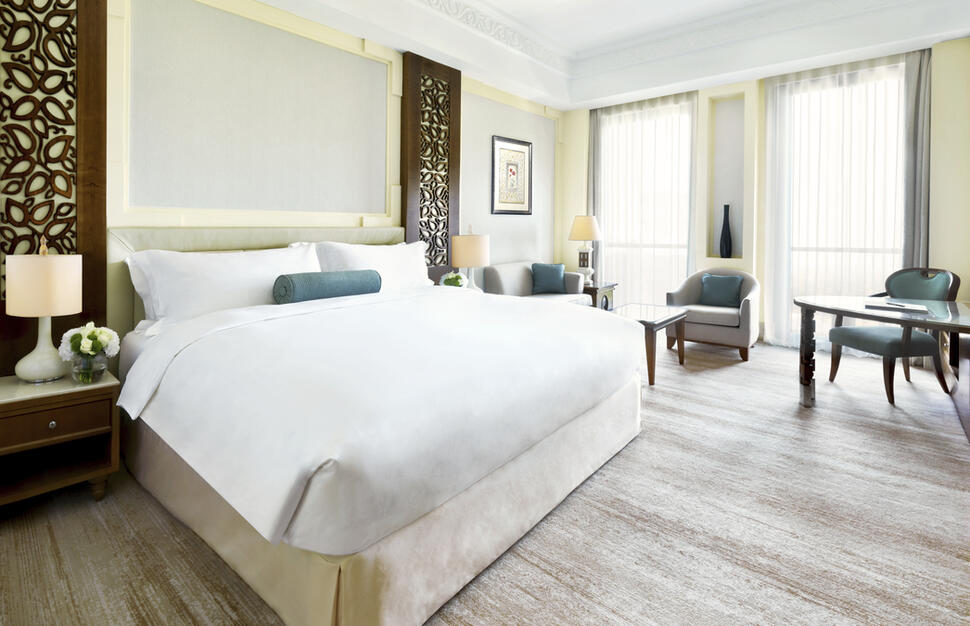Deluxe Room Mountain View