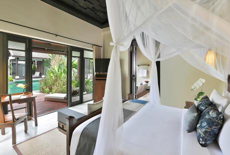 Deluxe Pool Access Room