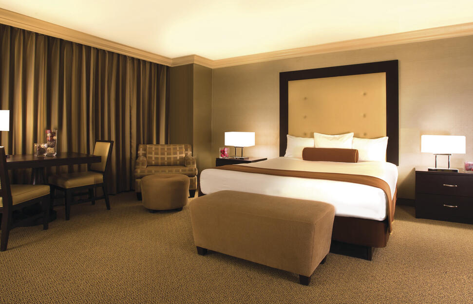 Masquerade King suite