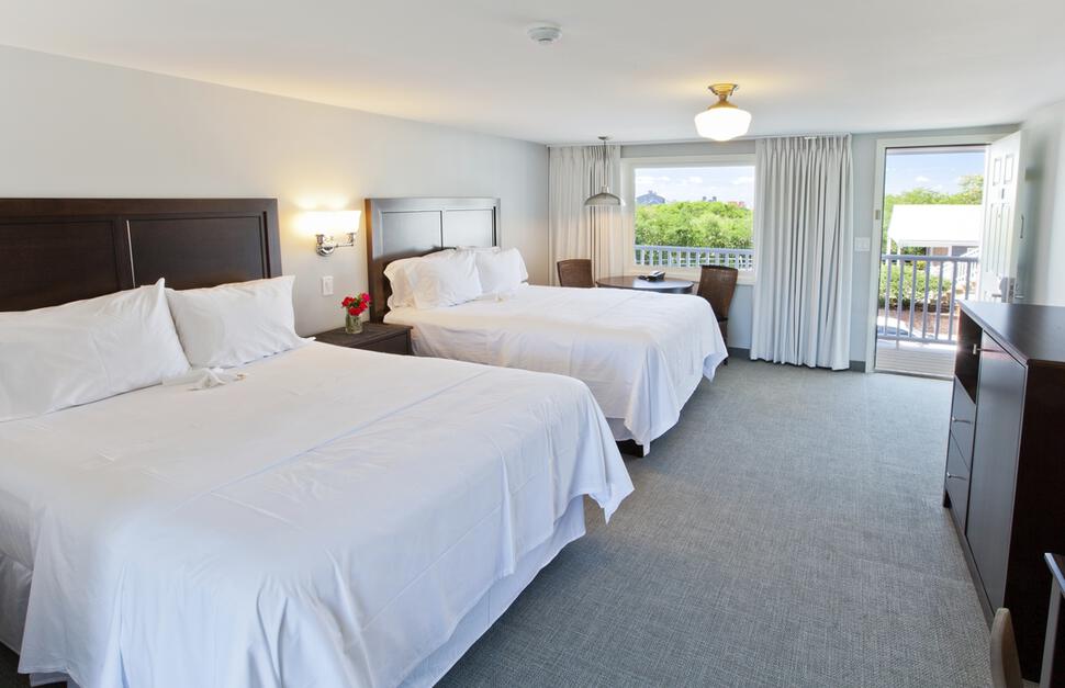 Deluxe Queen Room