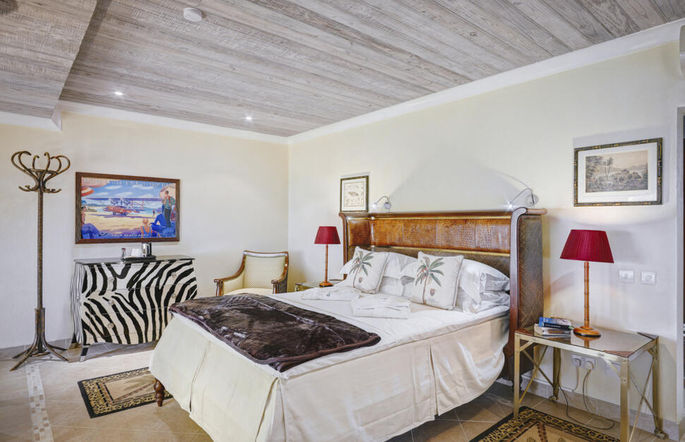Beachfront Suite