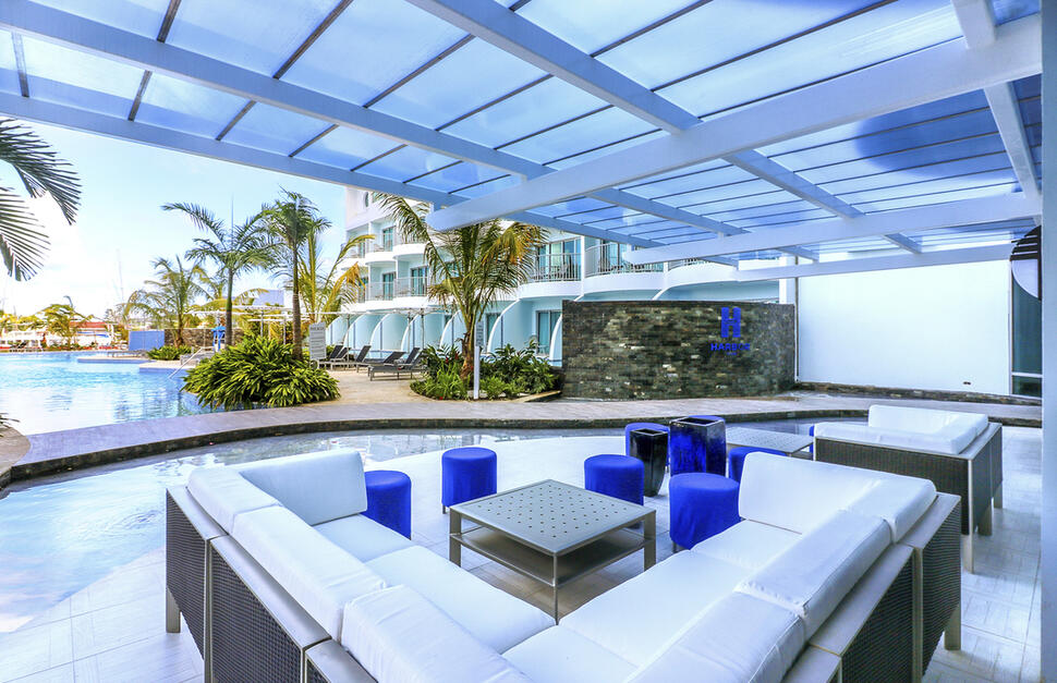 Pool Lounge