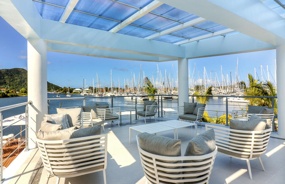 Pool Deck Bar