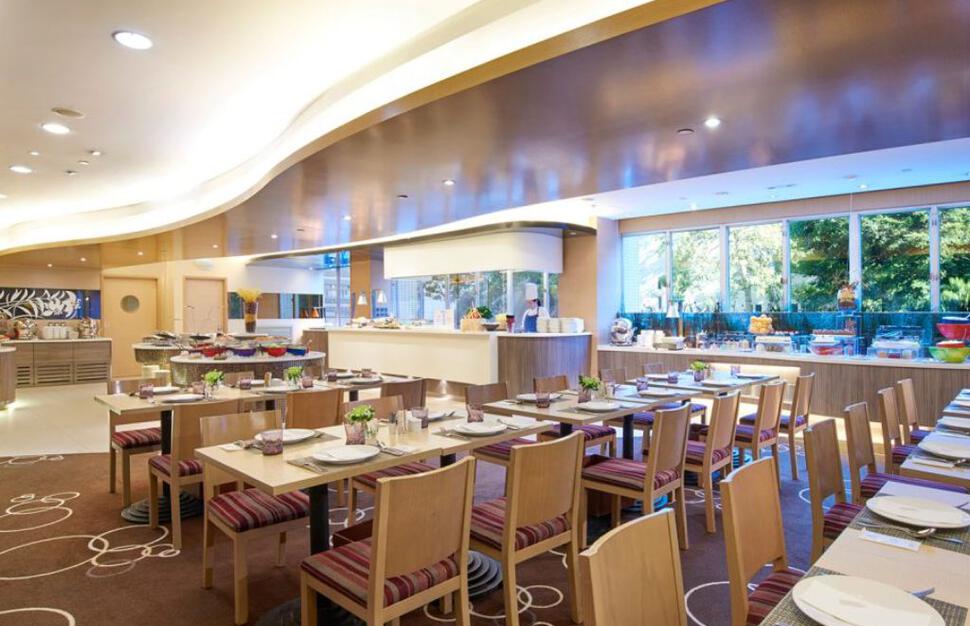 Premier room