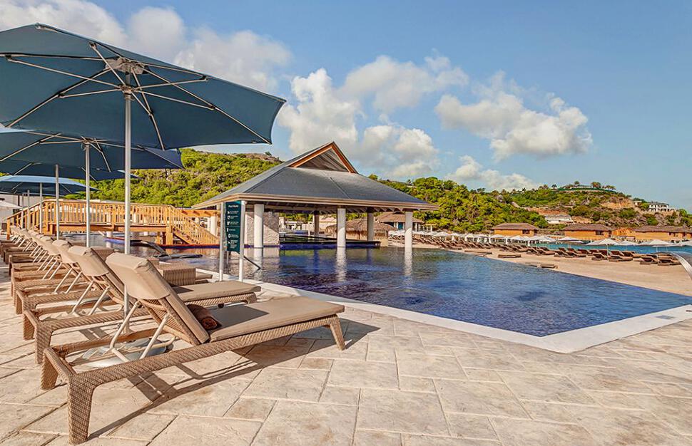 Luxury Junior Suite Swim Out Diamond Club™