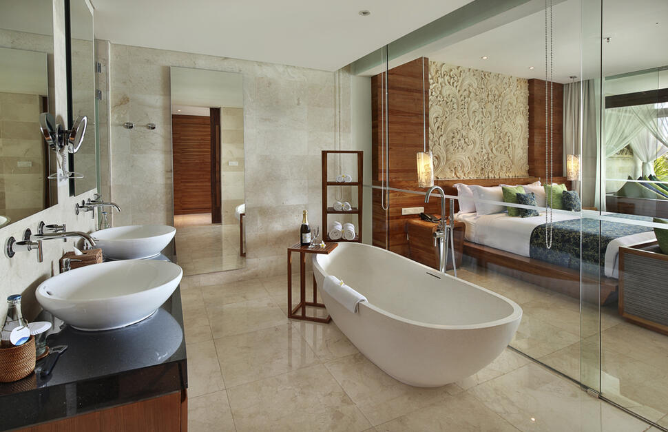 Luxury Ocean View Suite