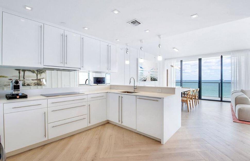 WOW Oceanfront Suite