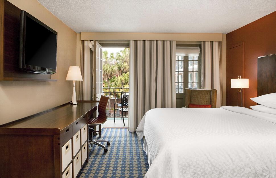Courtyard Balcony Room