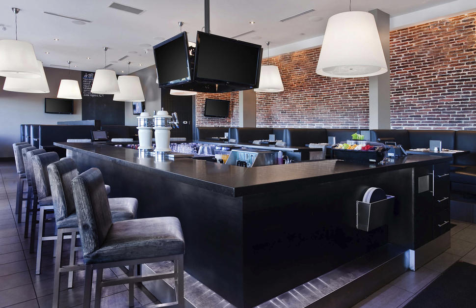 Rockford Wok | Bar | Grill