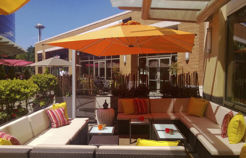 Lobby Bar Patio