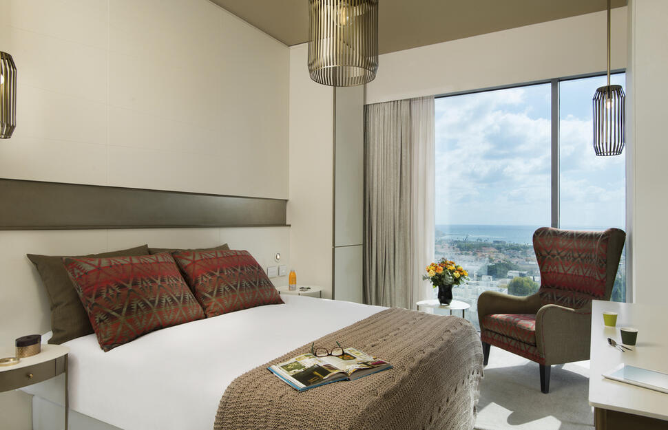 Club Sea View Room