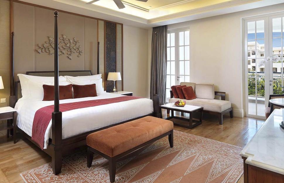 Merchant Room