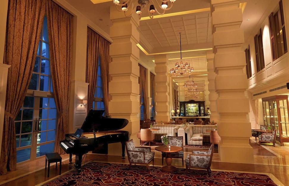 Verandah Lounge