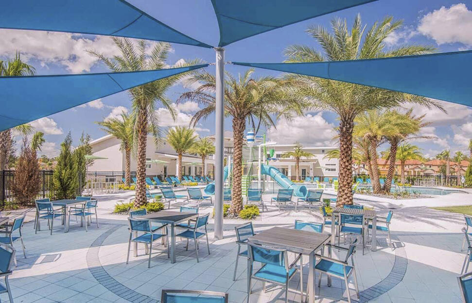Poolside dining at Veranda Palms