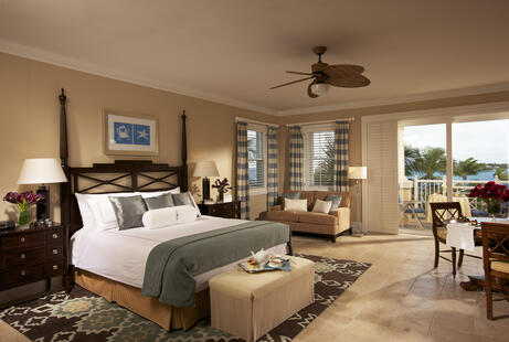 Crystal Honeymoon Penthouse Oceanfront Suite