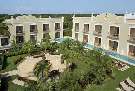 Swim-Out Suites