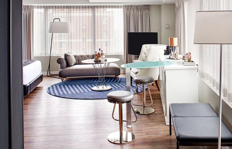 Mega Room