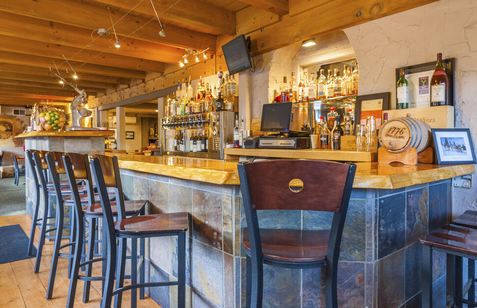 Petra's Bistro