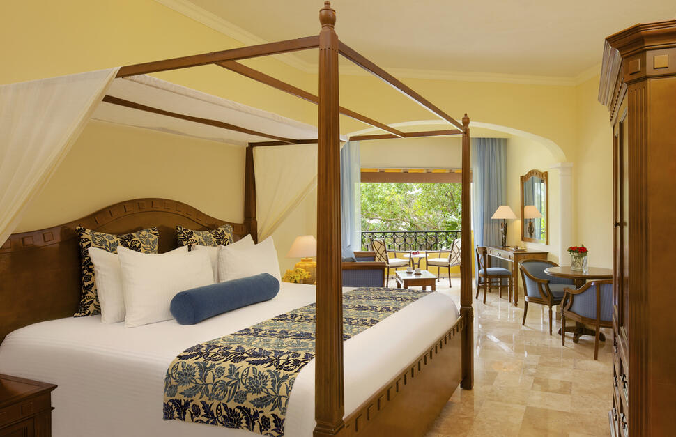 Preferred Club Junior Suite Tropical View