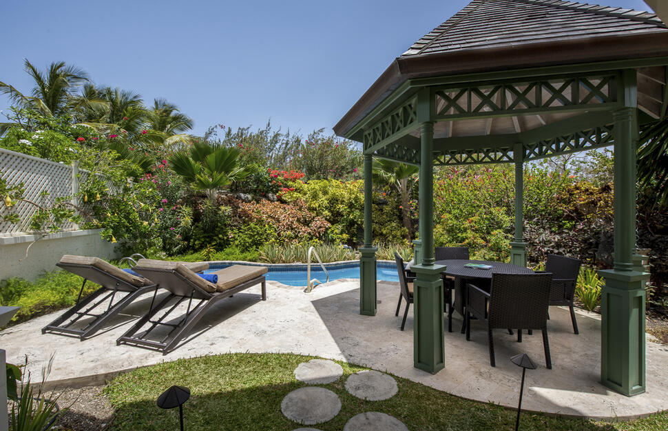 One Bedroom Standard Suite with Garden Pool