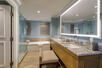 Bay Suite Bathroom