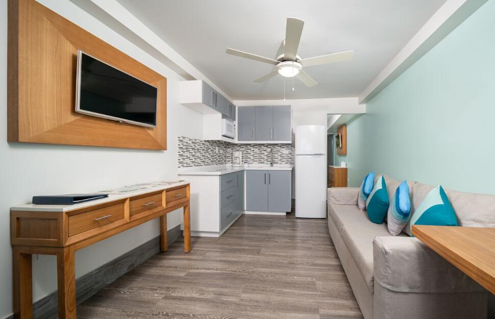 Juinor Suite kitchen