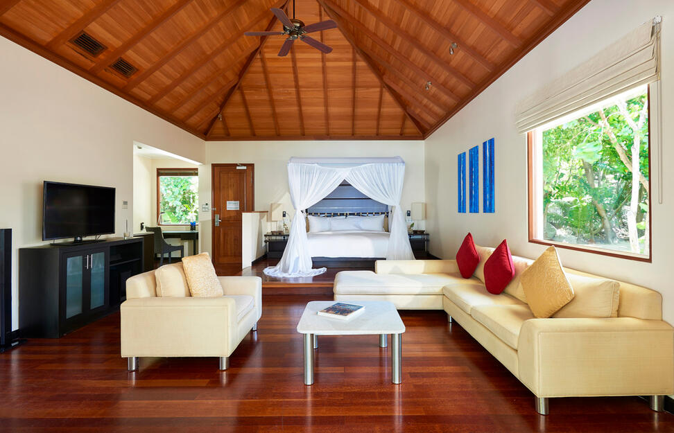 Deluxe Beachfront Pool Villa