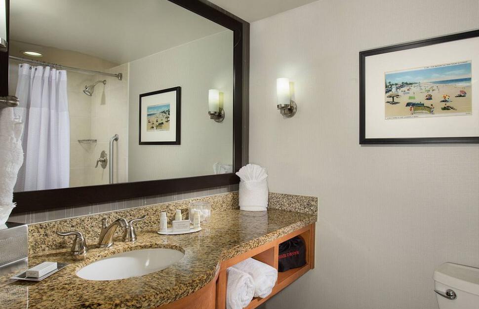Corner King Room