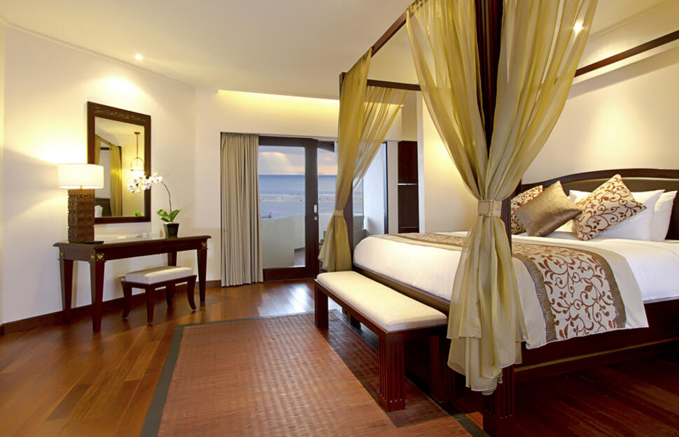 Jukung Grill, Restaurant, Grill, Beachfront, Grand Mirage Resort and Thalasso, Bali, Indonesia.