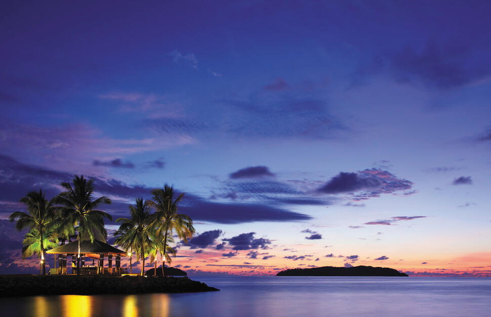 Sunset Bar, Shangri-La's Tanjung Aru Resort & Spa, Borneo, Far East