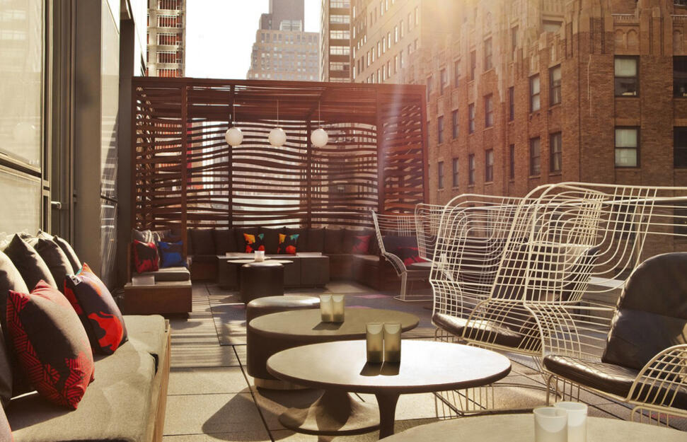 Living Room Bar & Terrace