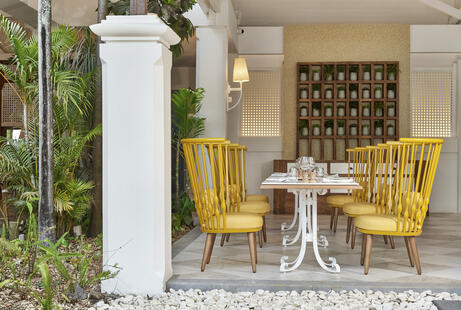 Peninsula Bar
