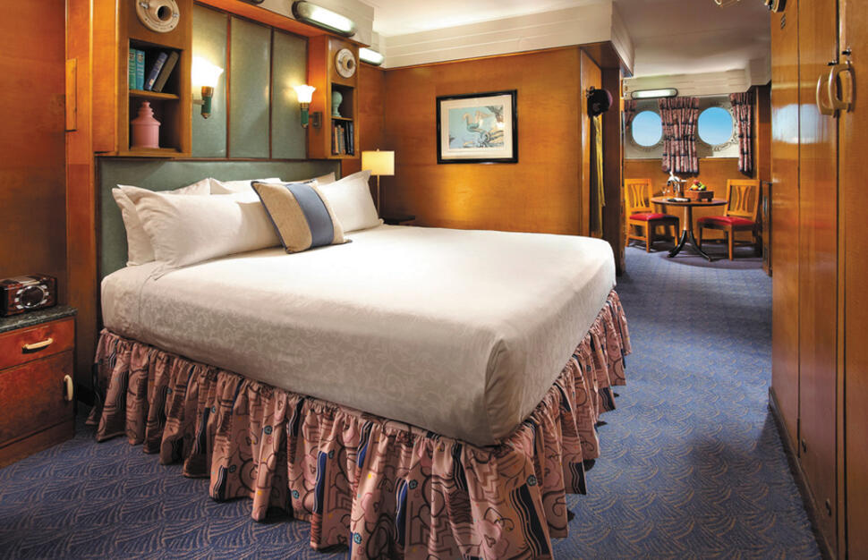 Deluxe Outside Stateroom
