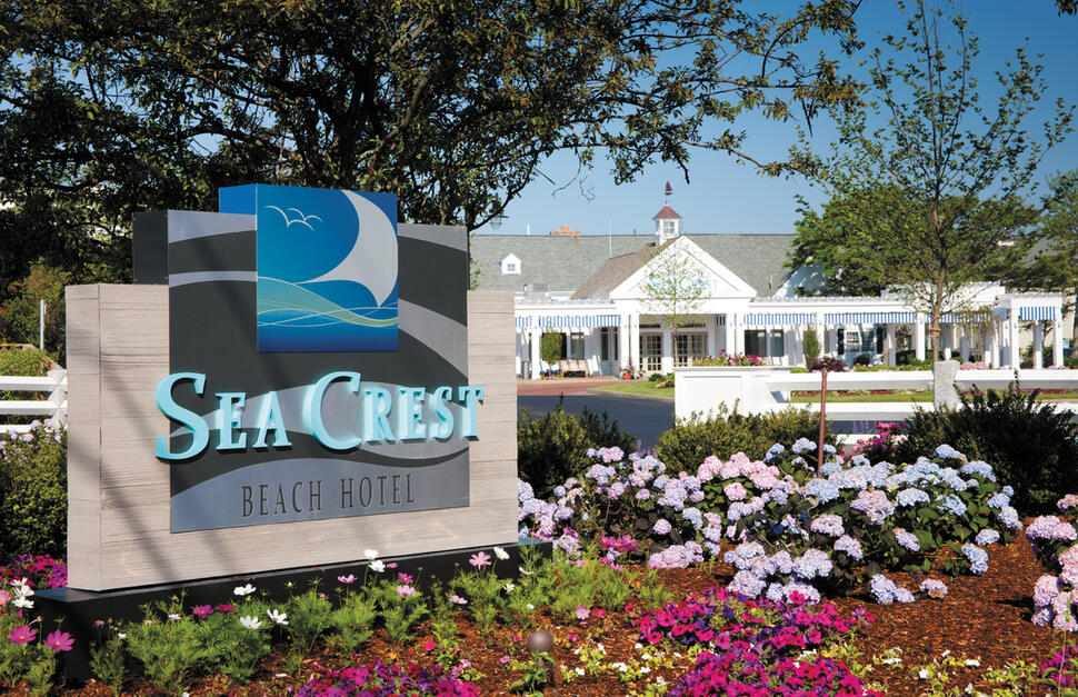 Lobby Cafe, Sea Crest Beach Hotel, Falmouth, New England, Eastern USA.