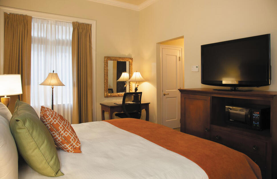 King Room, bedroom, St James Hotel New Orleans, Southern USA.