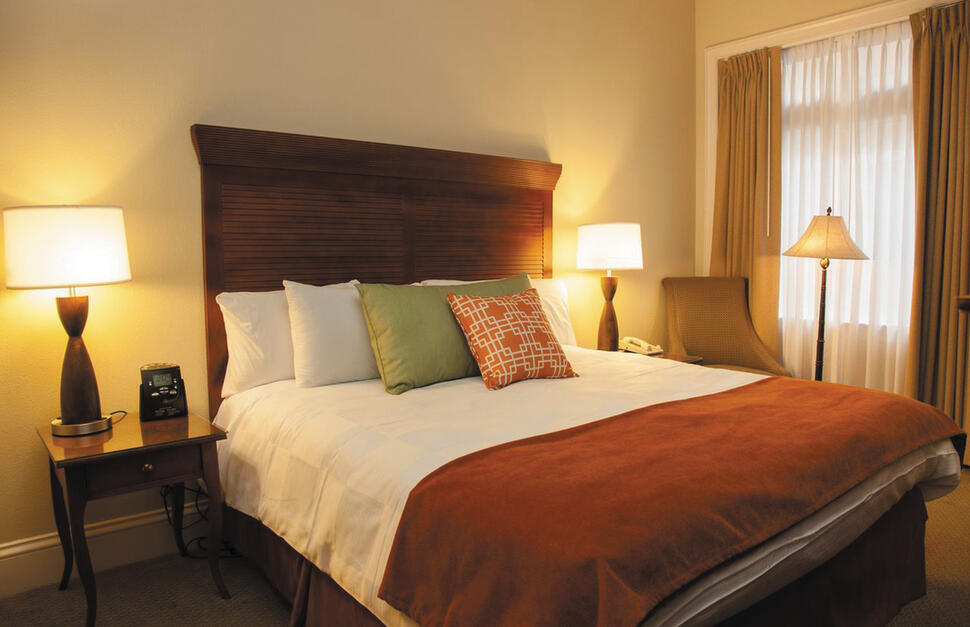 King Room, bedroom, St James Hotel New Orleans, Southern USA.